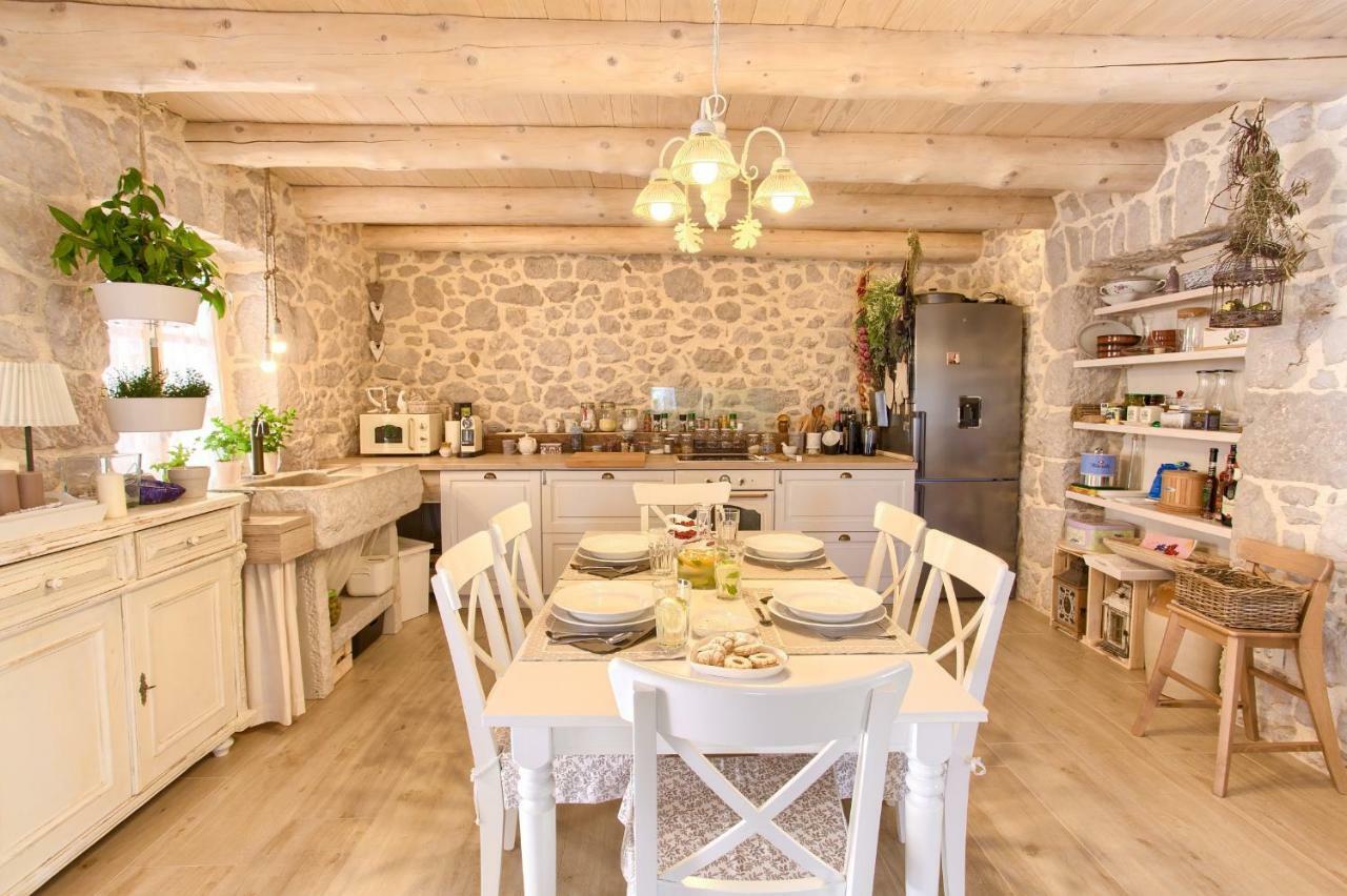White Cottage Heritage House Чижичи Экстерьер фото